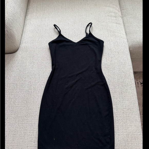 Black Sequin Crop Tank Top - Picture 3 of 6